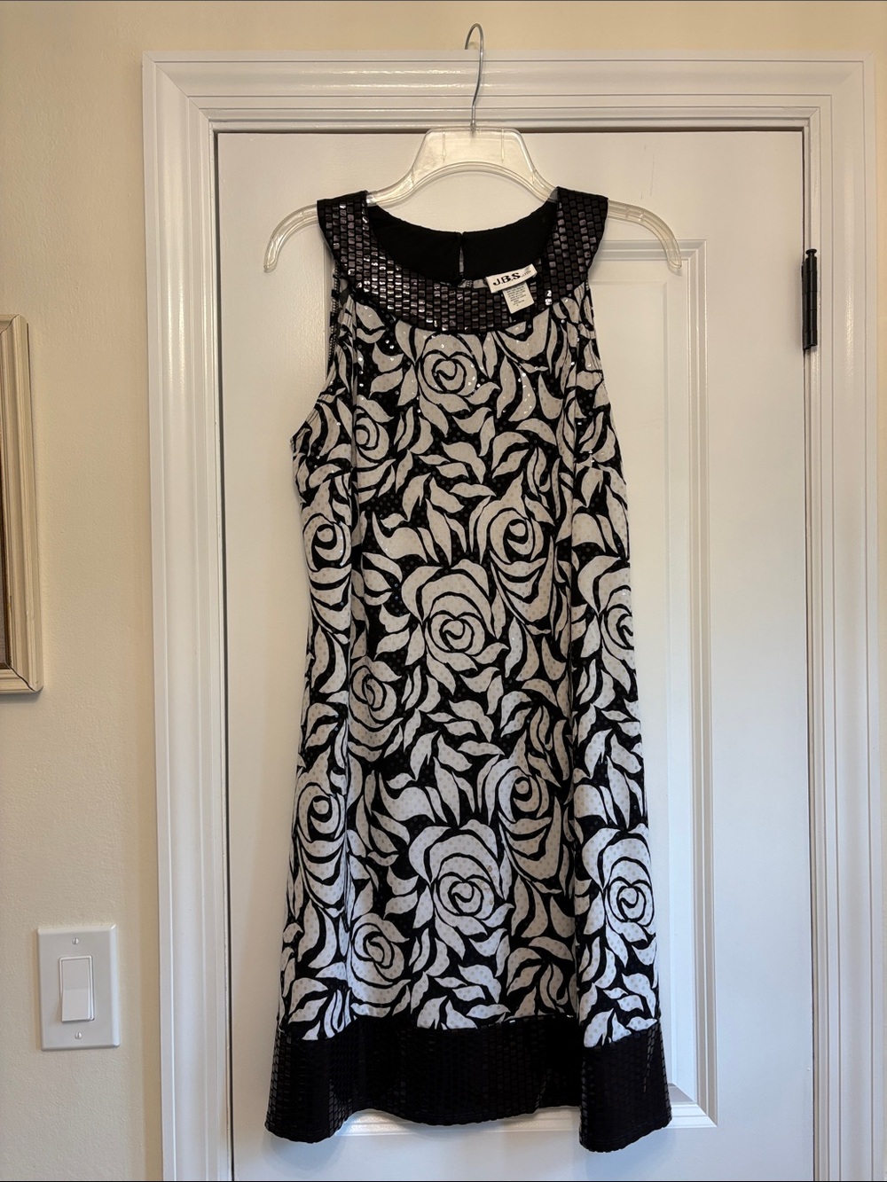 J.B.S. Black & White Rose-Pattern Sleeveless Midi Dress